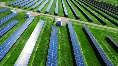 空中视图太阳能权力植物太阳能面板生成电能源